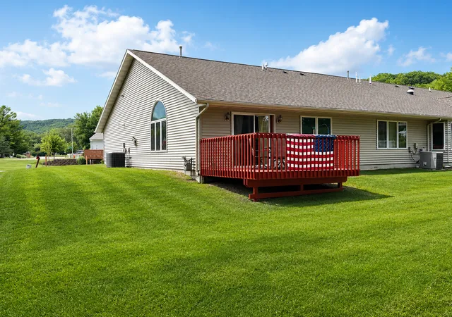 2nd image of 86 Knopp Valley Dr, Winona, MN 55987 | MLS# 7106945
