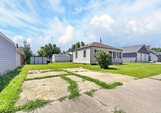 Homes for sale in Valley City, ND | 240 7th St Ne, Valley City, ND 58072 | MLS# 7106953