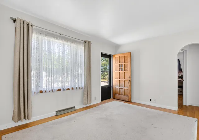 Photo 2 of Single family home for sale at 240 7th Street Ne, Valley City, ND 58072 | MLS# 7106953 | Listing updated on 2026-10-26
