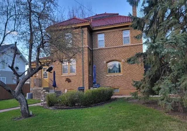 Photo 2 of Single family home for sale at 1001 E Howard St, Hibbing, MN 55746 | MLS# 7107004 | Listing updated on 2026-08-31