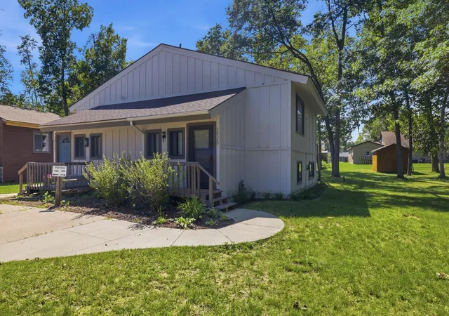 Photo 2 of Townhouse for sale at 30325 N Pinewood Dr, Breezy Point, MN 56472 | MLS# 7107020 | Listing updated on 2026-08-29