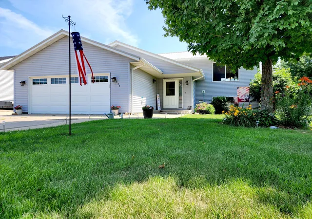 1st image of 535 Morningside Ave, Paynesville, MN 56362 | MLS# 7107029