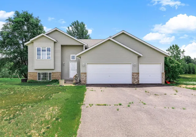 2nd image of 25825 106th St Nw, Zimmerman, MN 55398 | MLS# 7107041