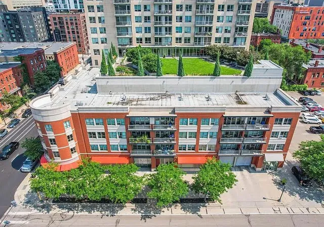 3rd image of 929 Portland Ave #2003, Minneapolis, MN 55404 | MLS# 7107050