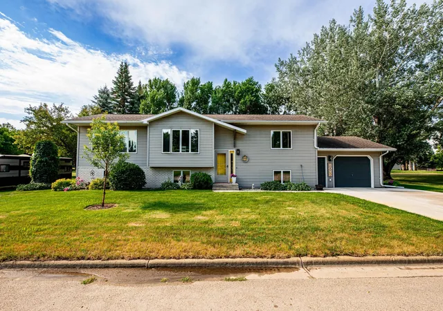Photo 2 of Sale Pending at 204 8th Avenue E, Lisbon, ND 58054 | MLS# 7107057 | Listing updated on 2026-08-17