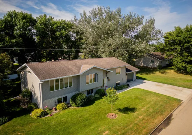 Photo 3 of Sale Pending at 204 8th Avenue E, Lisbon, ND 58054 | MLS# 7107057 | Listing updated on 2026-08-17