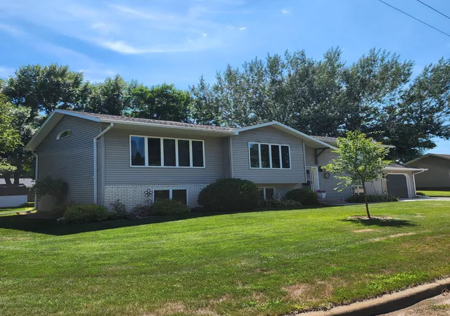 Photo 4 of Sale Pending at 204 8th Avenue E, Lisbon, ND 58054 | MLS# 7107057 | Listing updated on 2026-08-17