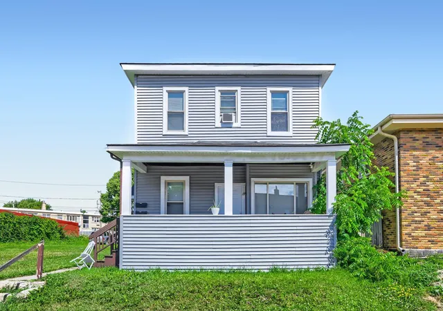 2nd image of 1155 7th St W, Saint Paul, MN 55102 | MLS# 7107061