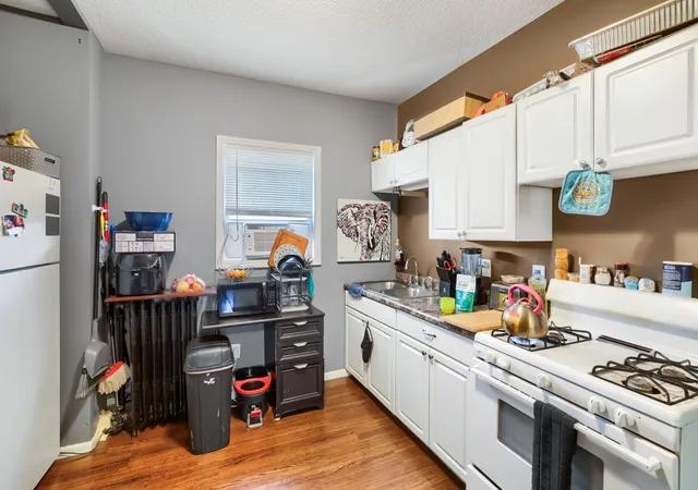 Photo 4 of House for sale at 1155 7th Street W, Saint Paul, MN 55102 | MLS# 7107061 | Listing updated on 2026-08-20