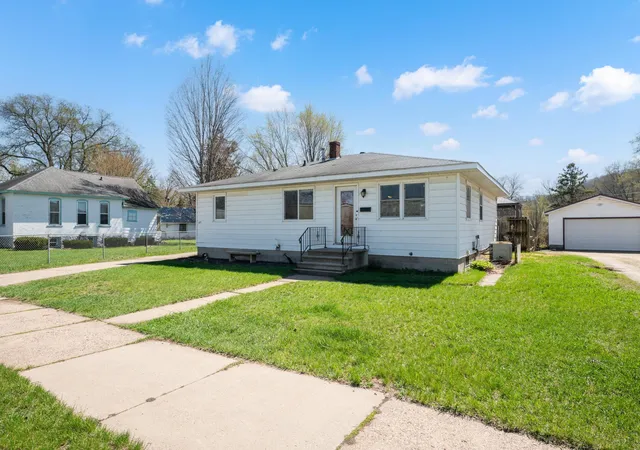 2nd image of 625 E Mark St, Winona, MN 55987 | MLS# 7107064