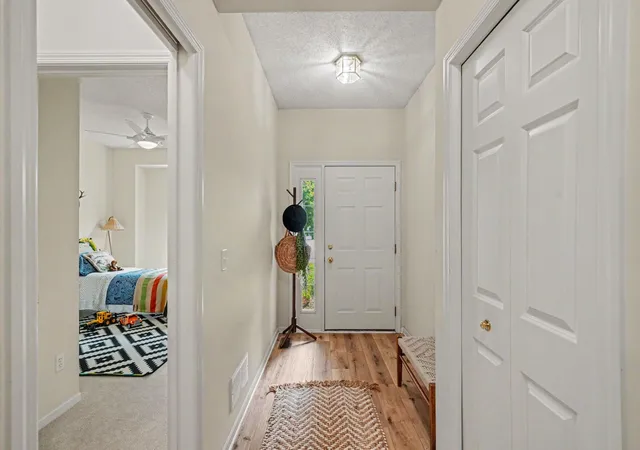 2nd image of 1615 Johnny Cake Ridge Ln #L, Saint Paul, MN 55122 | MLS# 7107066