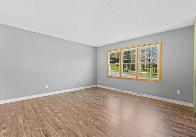 3rd image of 52 Mount Vernon Ct, Winona, MN 55987 | MLS# 7107073