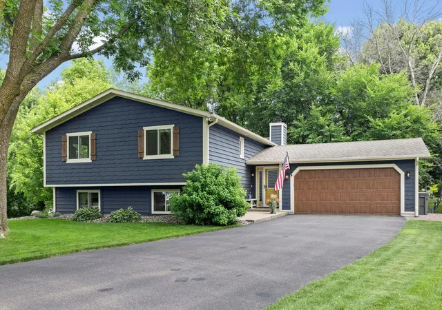 Photo 2 of Sale Pending at 7023 Park View Ln, Eden Prairie, MN 55346 | MLS# 7107075 | Listing updated on 2026-09-03