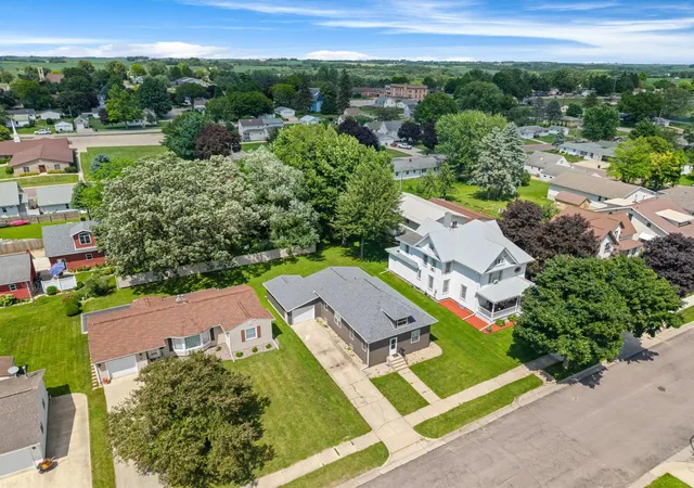 29th image of 121 E Lincoln St, Caledonia, MN 55921 | MLS# 7107078