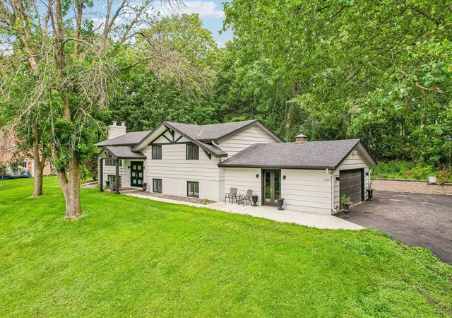 Homes for sale in Minnetonka, MN | 17046 Chiltern Hills Rd, Minnetonka, MN 55345 | MLS# 7107112