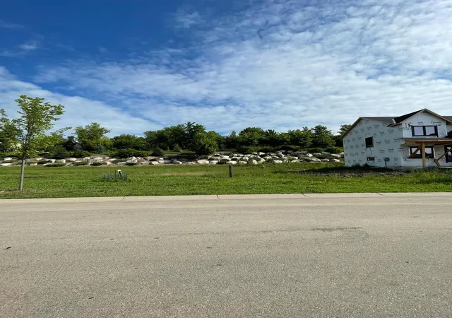 5th image of 108 Forest Ct, Waconia, MN 55387 | MLS# 7107117