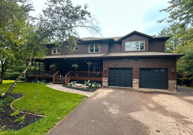Photo 4 of Sale Pending at 401 Rolling Hills Dr, Mound, MN 55364 | MLS# 7107129 | Listing updated on 2026-10-07