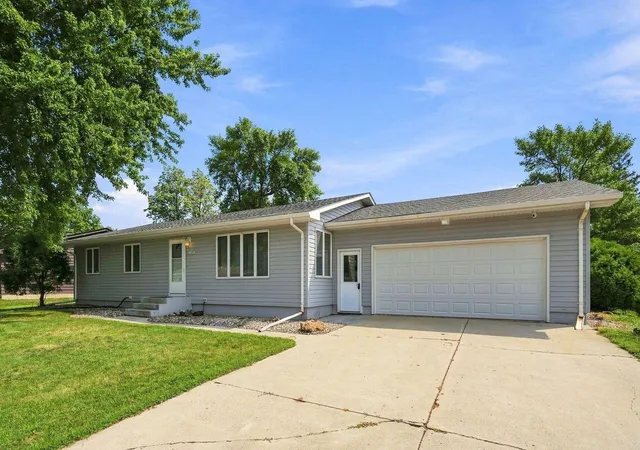 Photo 1 of Single family home for sale at 551 6th Street E, Hector, MN 55342 | MLS# 7107133 | Listing updated on 2026-08-26