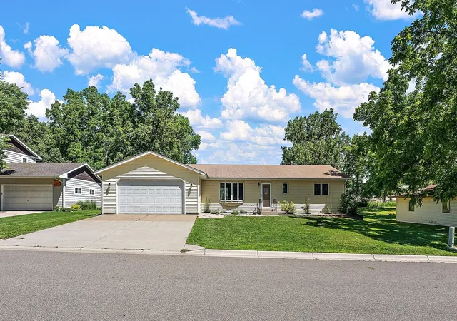 Homes for sale in Dassel, MN | 781 Cj Moe Blvd, Dassel, MN 55325 | MLS# 7107139