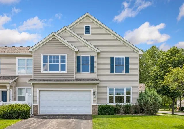 1st image of 1020 Princeton Ave, Shakopee, MN 55379 | MLS# 7107152