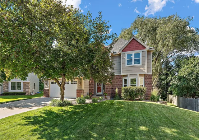1st image of 1946 Lochaven Alcove, Saint Paul, MN 55125 | MLS# 7107162