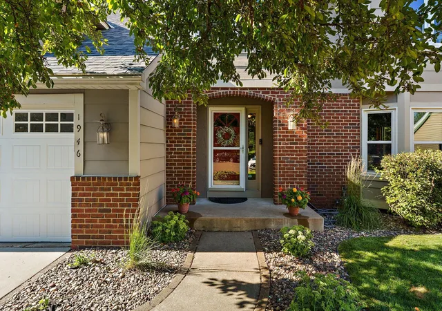2nd image of 1946 Lochaven Alcove, Saint Paul, MN 55125 | MLS# 7107162