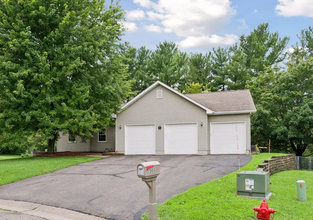 Homes for sale in Roberts, WI | 503 Hillcrest Dr, Roberts, WI 54023 | MLS# 7107176