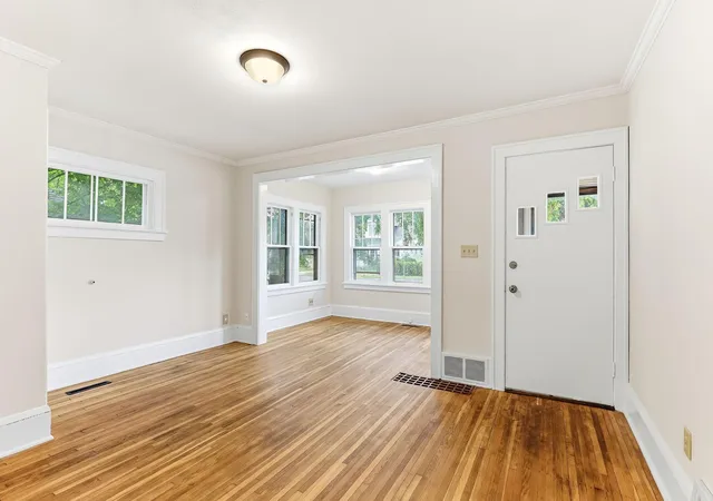2nd image of 1812 Minnehaha Ave E, Saint Paul, MN 55119 | MLS# 7107187