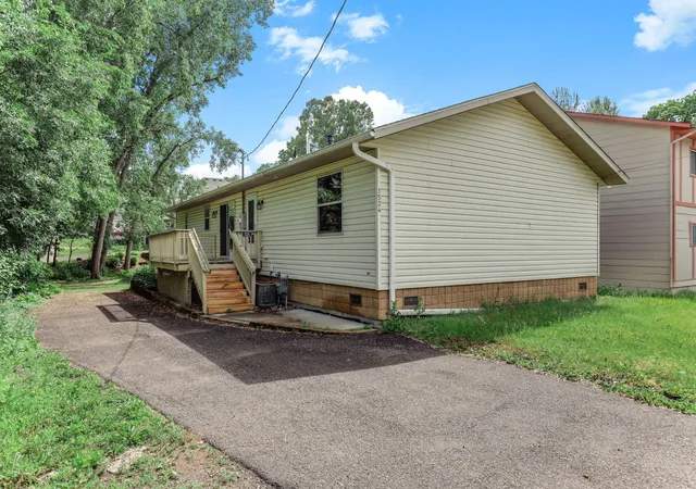 2nd image of 1534 Larpenteur Ave E, Saint Paul, MN 55109 | MLS# 7107189