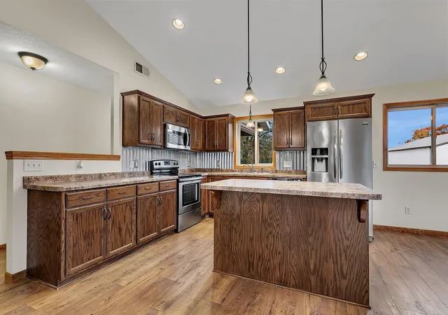 3rd image of 3135 Quarry Rd Ne, Sauk Rapids, MN 56379 | MLS# 7107200