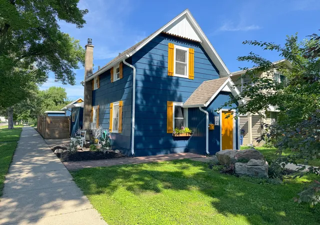 1st image of 624 S Oak St, Fergus Falls, MN 56537 | MLS# 7107206