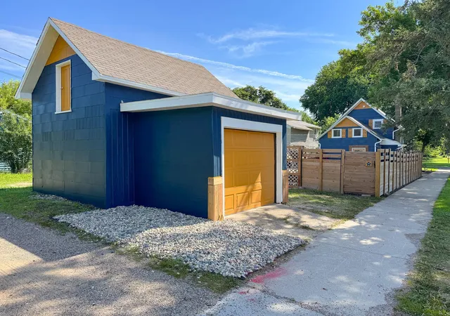 2nd image of 624 S Oak St, Fergus Falls, MN 56537 | MLS# 7107206
