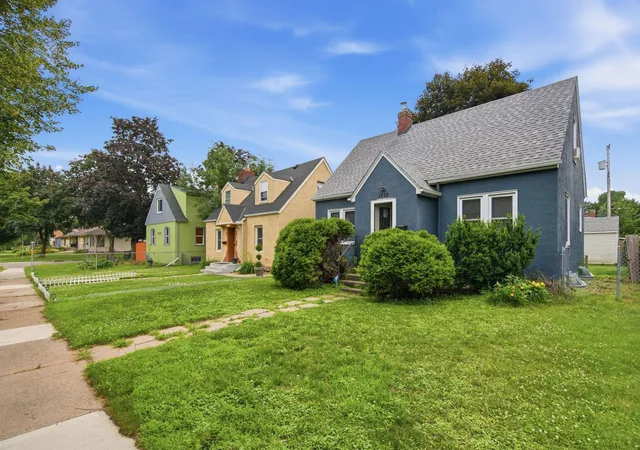 Photo 3 of Single family home for sale at 1828 Bush Ave E, Saint Paul, MN 55119 | MLS# 7107226 | Listing updated on 2026-08-27