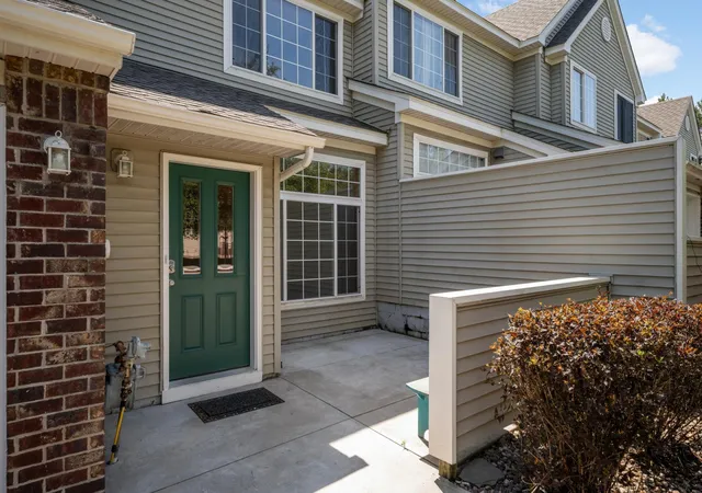 Photo 3 of Single family home for sale at 8775 Branson Dr #78, Inver Grove Heights, MN 55076 | MLS# 7107227 | Listing updated on 2026-08-28