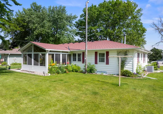 Photo 3 of Single family home for sale at 605 14th Street Ne, Owatonna, MN 55060 | MLS# 7107241 | Listing updated on 2026-07-20