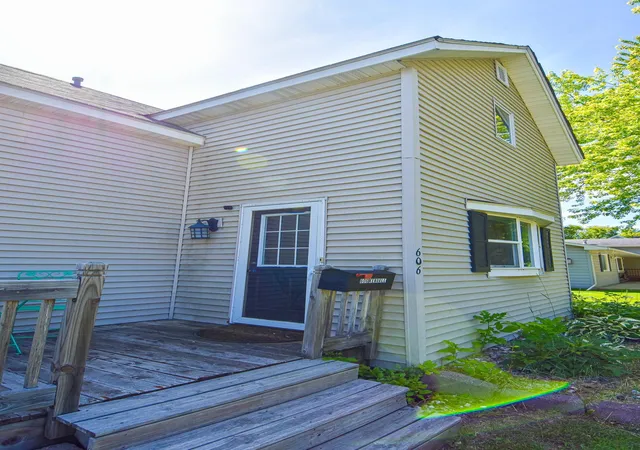 3rd image of 606 Kendall Ave S, Thief River Falls, MN 56701 | MLS# 7107257