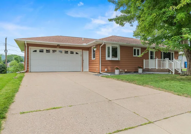 2nd image of 317 Emherst St, Winona, MN 55987 | MLS# 7107263