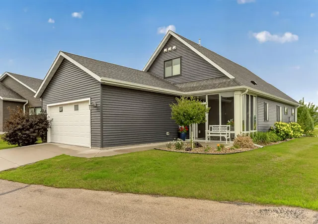 Photo 3 of Sale Pending at 5692 Cornucopia Ave Nw, Rochester, MN 55901 | MLS# 7107264 | Listing updated on 2026-09-08