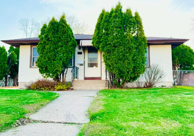 Photo 1 of Sale Pending at 465 Ruth St N, Saint Paul, MN 55119 | MLS# 7107299 | Listing updated on 2026-08-20