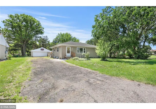 1st image of 1066 Beatrice St, Saint Paul, MN 55065 | MLS# 7107319
