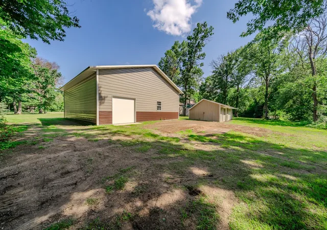 Photo 4 of Single family home for sale at 8750 E Beatrice Dr, Clear Lake, MN 55319 | MLS# 7107347 | Listing updated on 2026-09-03