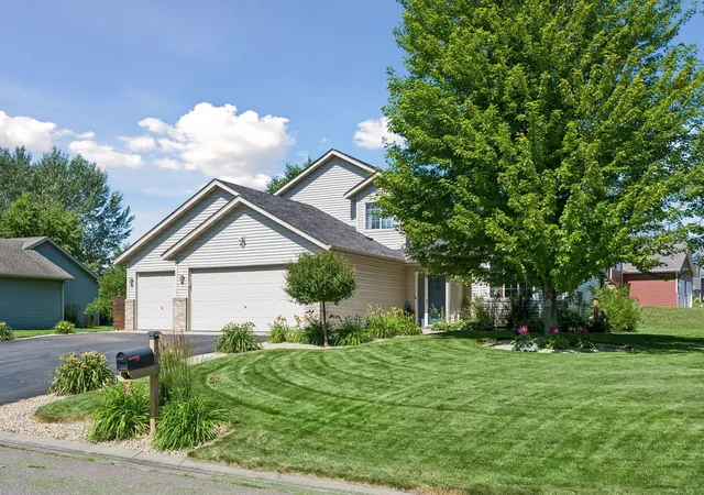 1st image of 322 Edelweiss Cir Nw, Saint Michael, MN 55376 | MLS# 7107364