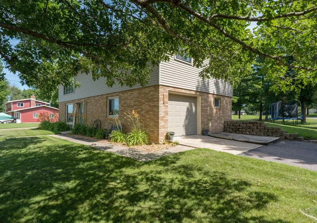 Homes for sale in Nicollet, MN | 712 Pine St, Nicollet, MN 56074 | MLS# 7107372