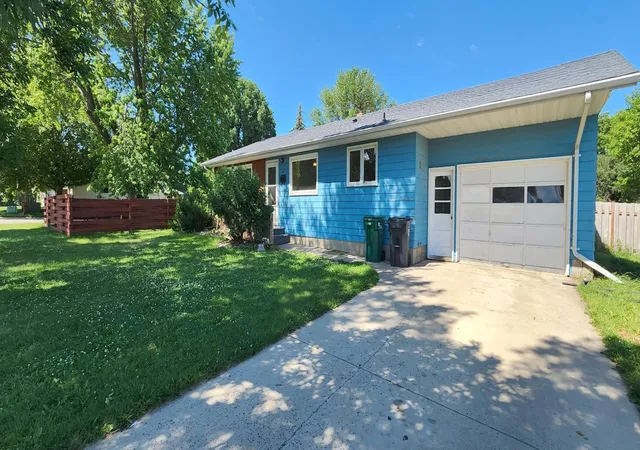 1st image of 601 N Bruce St, Marshall, MN 56258 | MLS# 7107376