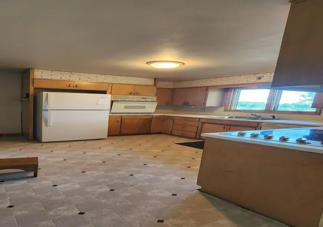 3rd image of 601 N Bruce St, Marshall, MN 56258 | MLS# 7107376