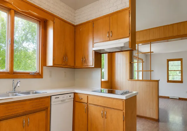 4th image of 601 N Bruce St, Marshall, MN 56258 | MLS# 7107376