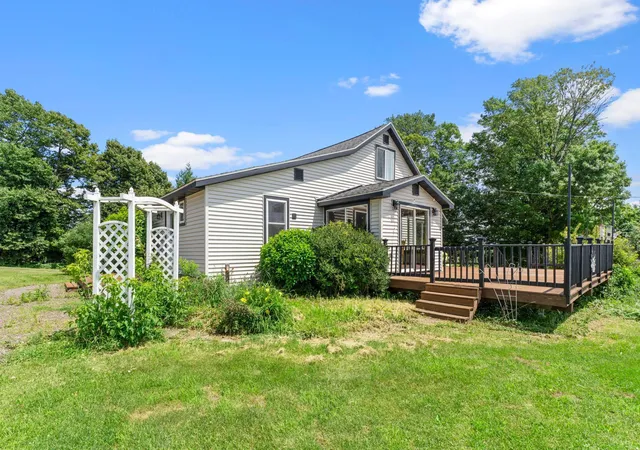 3rd image of 1820 11 1/2 St, Cumberland, WI 54829 | MLS# 7107382