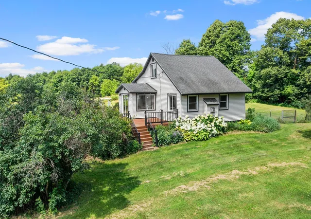 4th image of 1820 11 1/2 St, Cumberland, WI 54829 | MLS# 7107382