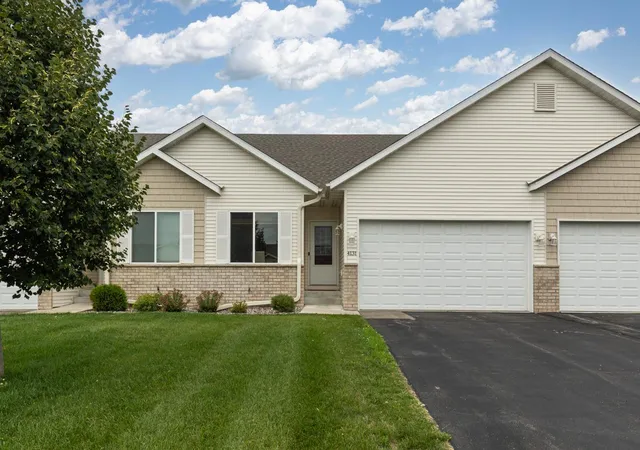 Single family home for sale at 4131 Blakewood Dr, Shakopee, MN 55379 | MLS# 7107383
