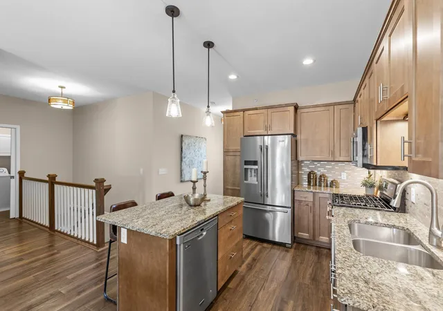 Photo 2 of Single family home for sale at 4131 Blakewood Dr, Shakopee, MN 55379 | MLS# 7107383 | Listing updated on 2026-09-21